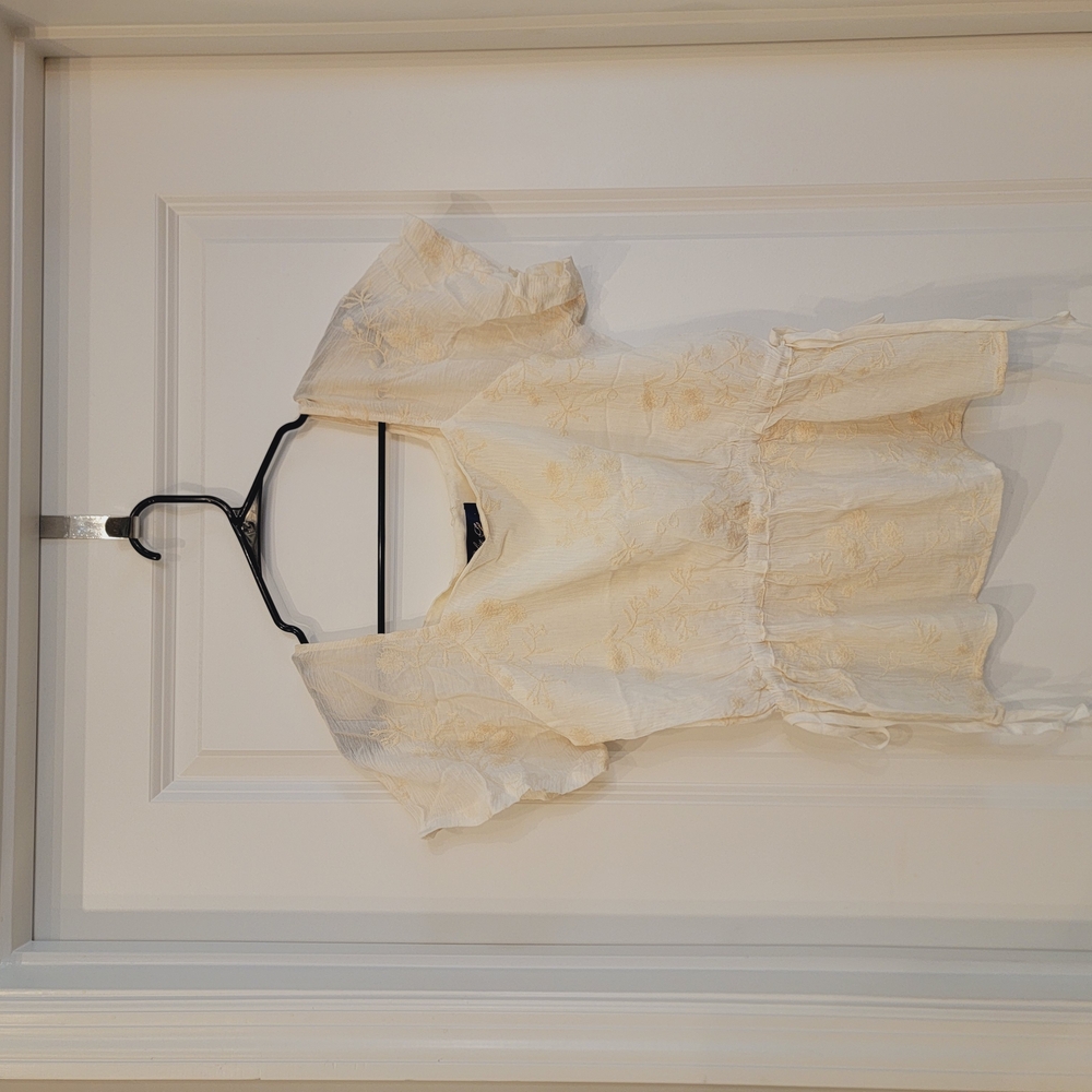 Francesca's Cream Floral Short Sleeve Blouse